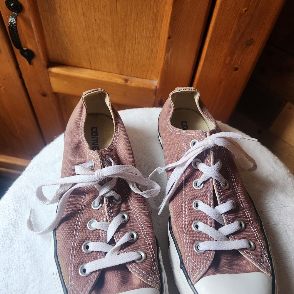 Converse Dusty Pink Low-Top Sneakers Womens Size 10 Men's Size 8 - Picture 4 of 8